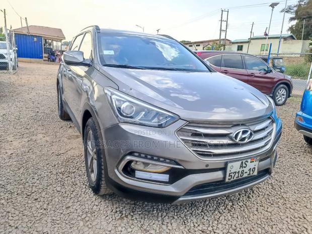 Hyundai Santa Fe SE FWD 2018 Brown