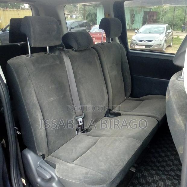 Toyota Voxy 2010 Black