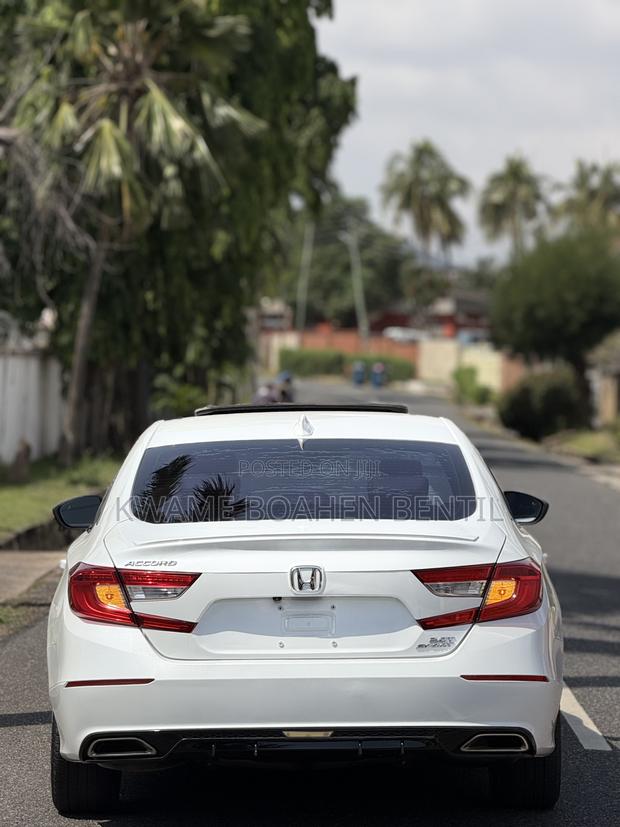 Honda Accord Sport (2.0L 4cyl Turbo 10A) 2019 White