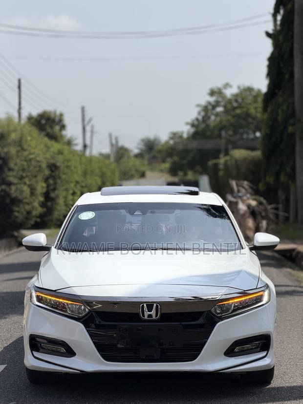 Honda Accord Sport (2.0L 4cyl Turbo 10A) 2019 White