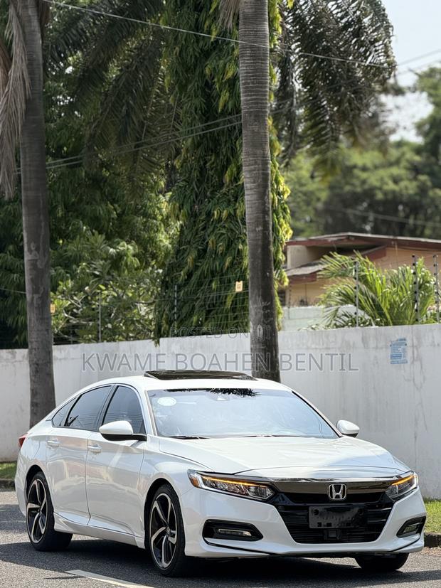 Honda Accord Sport (2.0L 4cyl Turbo 10A) 2019 White
