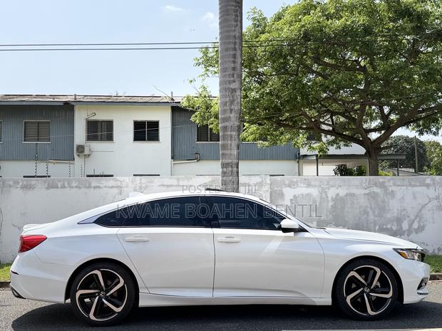 Honda Accord Sport (2.0L 4cyl Turbo 10A) 2019 White