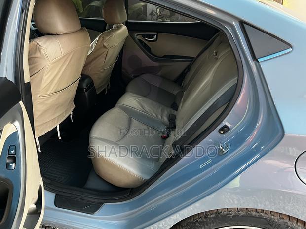 Hyundai Elantra Limited 4dr Sedan (1.8L 4cyl 6A) 2014 Blue