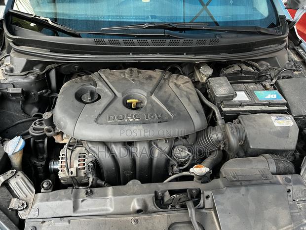 Hyundai Elantra Limited 4dr Sedan (1.8L 4cyl 6A) 2014 Blue