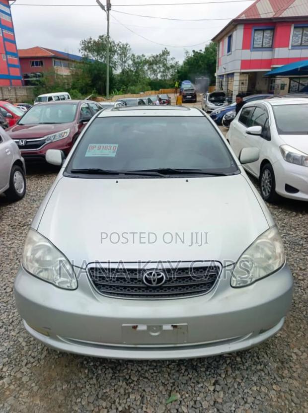 Toyota Corolla LE 4dr Sedan (1.8L 4cyl 4A) 2010 Gold