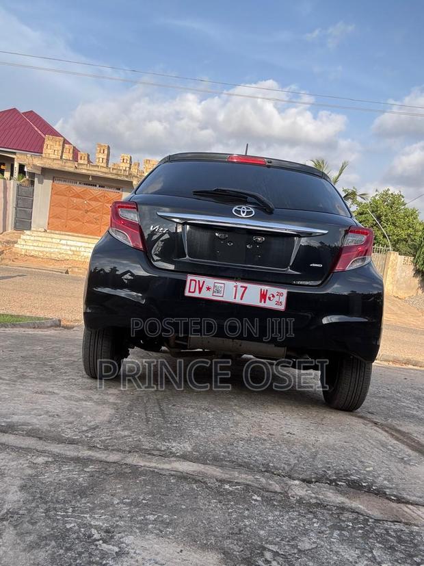 Toyota Vitz 1.3 AWD 5dr 2016 Black