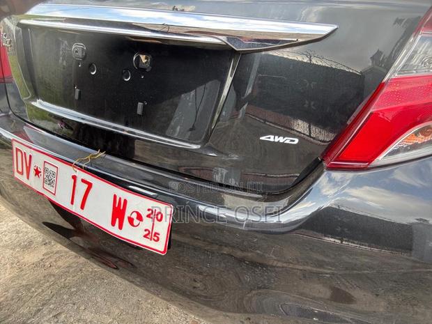 Toyota Vitz 1.3 AWD 5dr 2016 Black