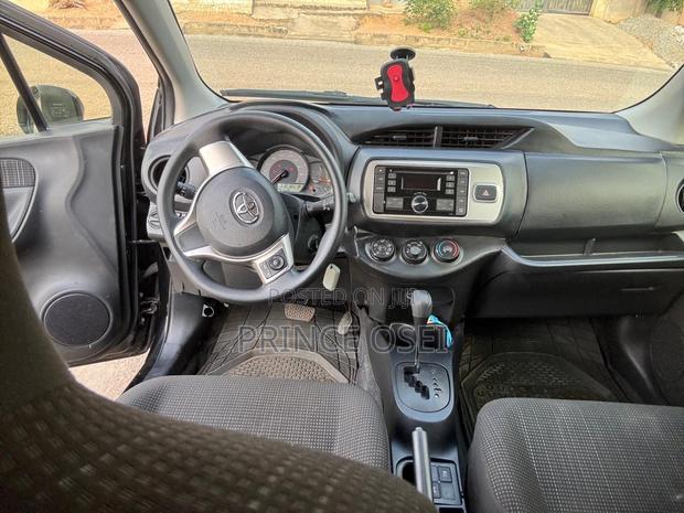 Toyota Vitz 1.3 AWD 5dr 2016 Black