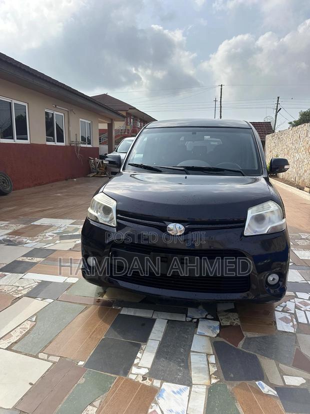 Toyota Sienta 1.5 AWD 2012 Purple