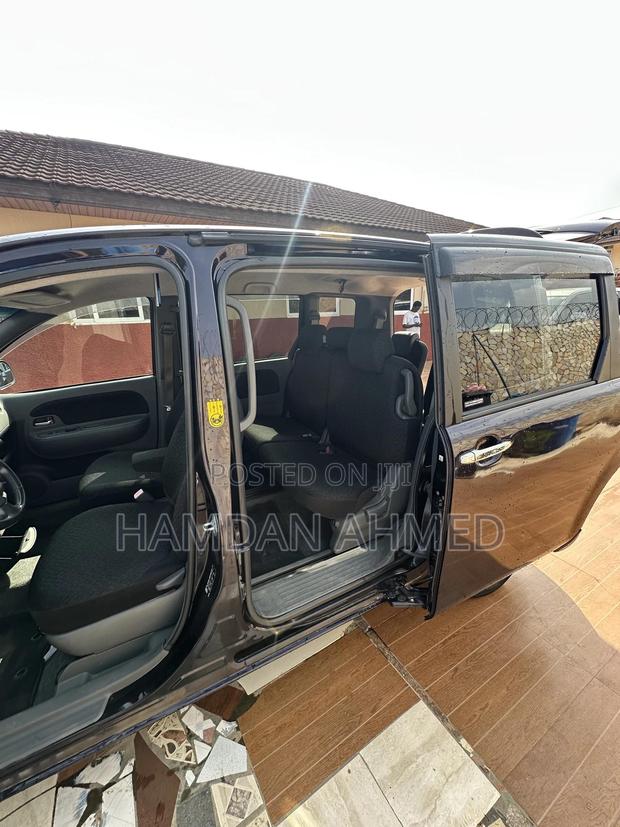 Toyota Sienta 1.5 AWD 2012 Purple