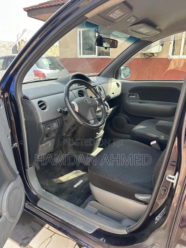 Toyota Sienta 1.5 AWD 2012 Purple