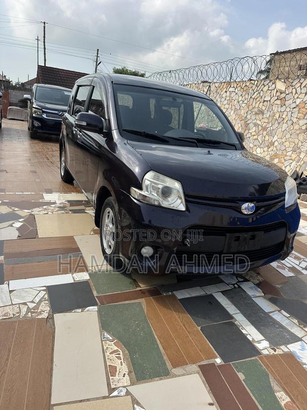 Toyota Sienta 1.5 AWD 2012 Purple