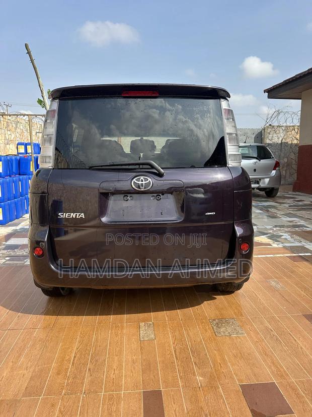 Toyota Sienta 1.5 AWD 2012 Purple