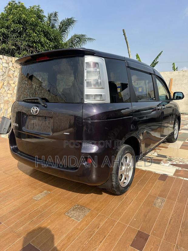 Toyota Sienta 1.5 AWD 2012 Purple