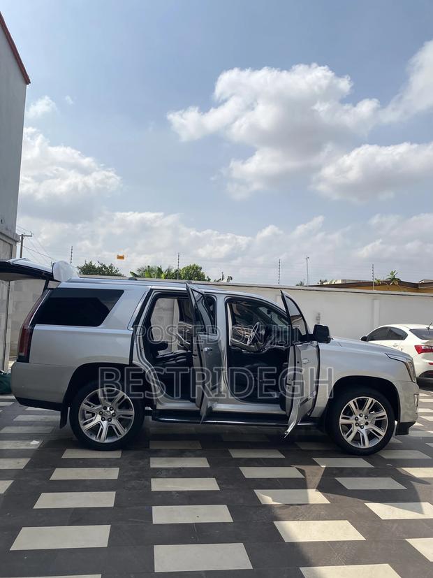Cadillac Escalade 2018 Gray