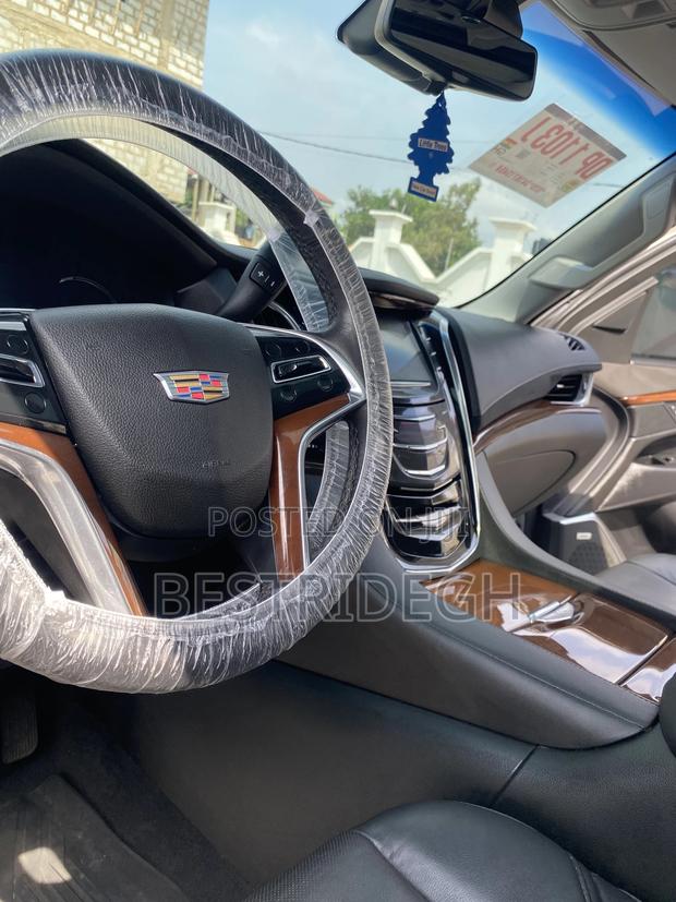 Cadillac Escalade 2018 Gray