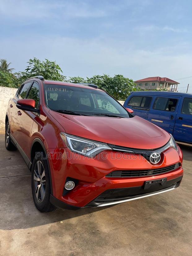 Toyota RAV4 XLE AWD (2.5L 4cyl 6A) 2017 Orange