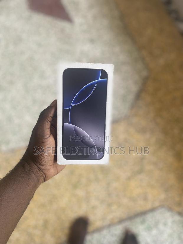 New Apple iPhone 16 Pro Max 256 GB Black