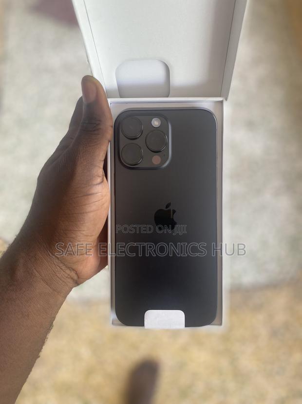 New Apple iPhone 16 Pro Max 256 GB Black photo 2