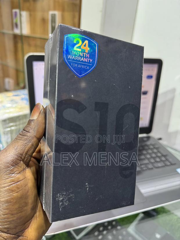 New Samsung Galaxy S10e 128 GB Black