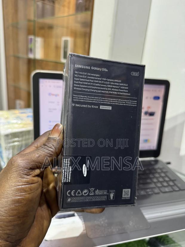 New Samsung Galaxy S10e 128 GB Black