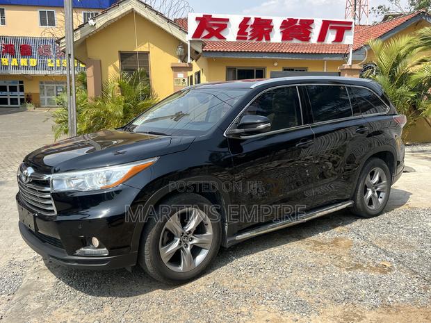 Toyota Highlander SE 4x4 V6 (3.5L 6cyl 8A) 2018 Black