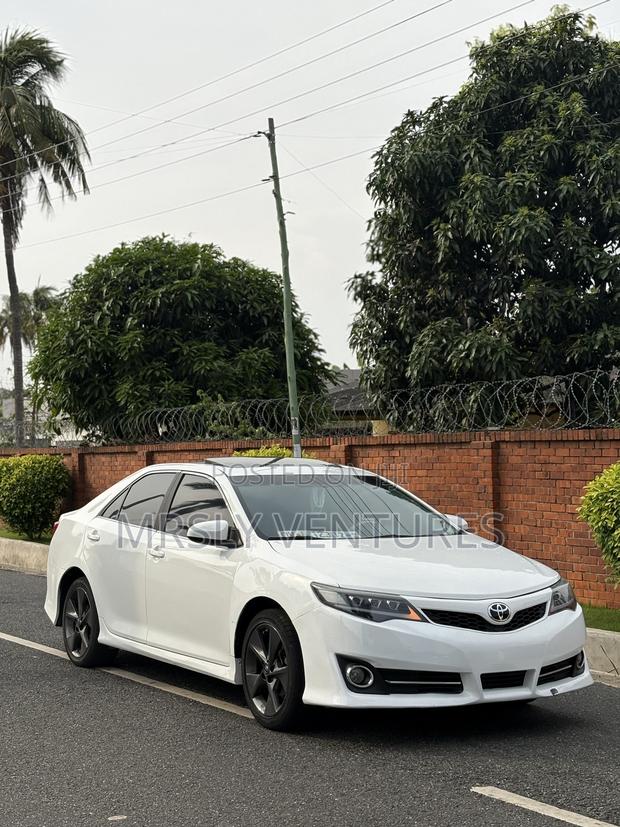 Toyota Camry 2014 White
