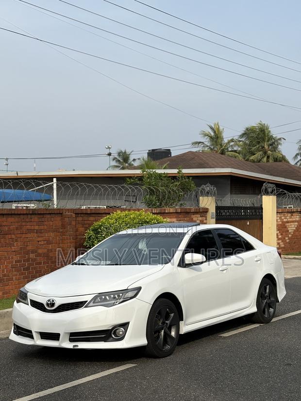 Toyota Camry 2014 White