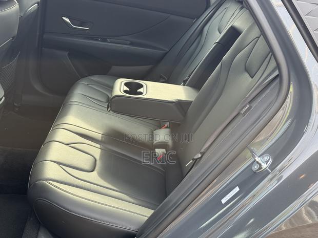 Hyundai Elantra Limited IVT 2025 Gray