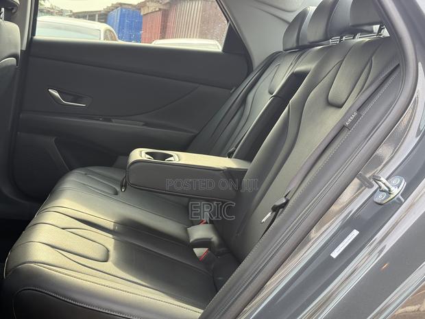 Hyundai Elantra Limited IVT 2025 Gray