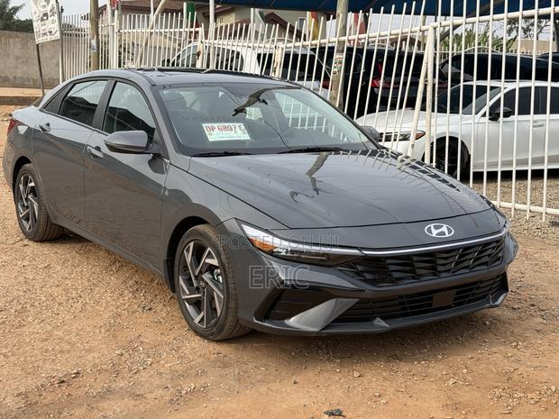 Hyundai Elantra Limited IVT 2025 Gray