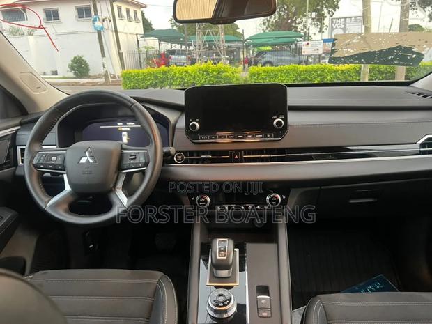 Mitsubishi Outlander SE 2024 Blue