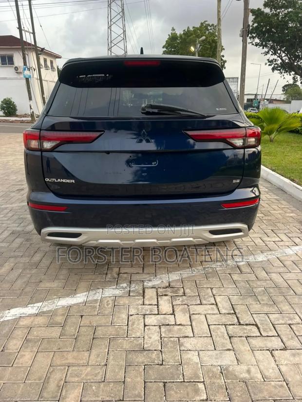 Mitsubishi Outlander SE 2024 Blue