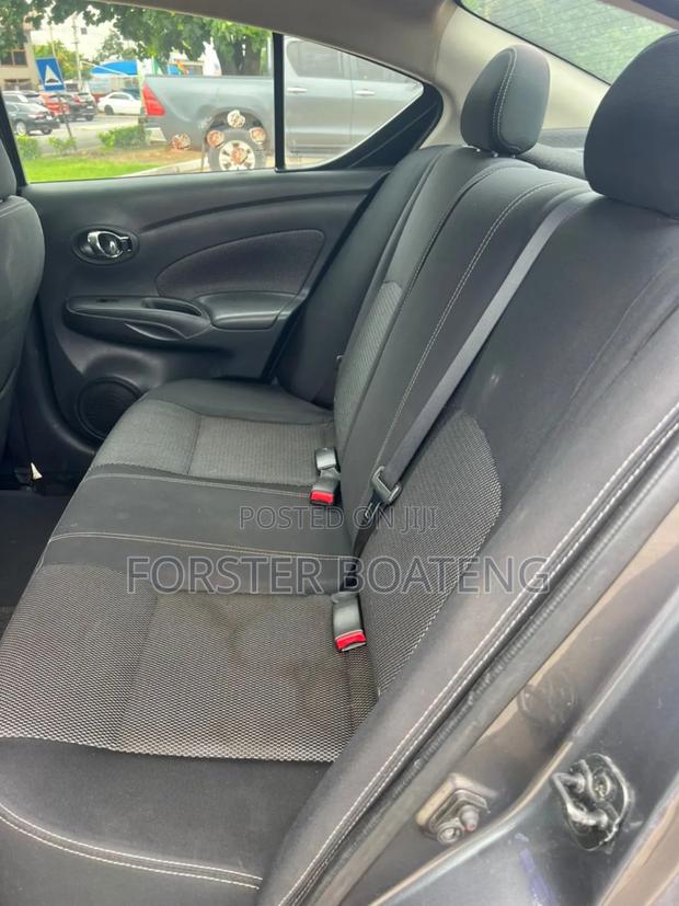 Nissan Versa 1.6 S 2016 Gray