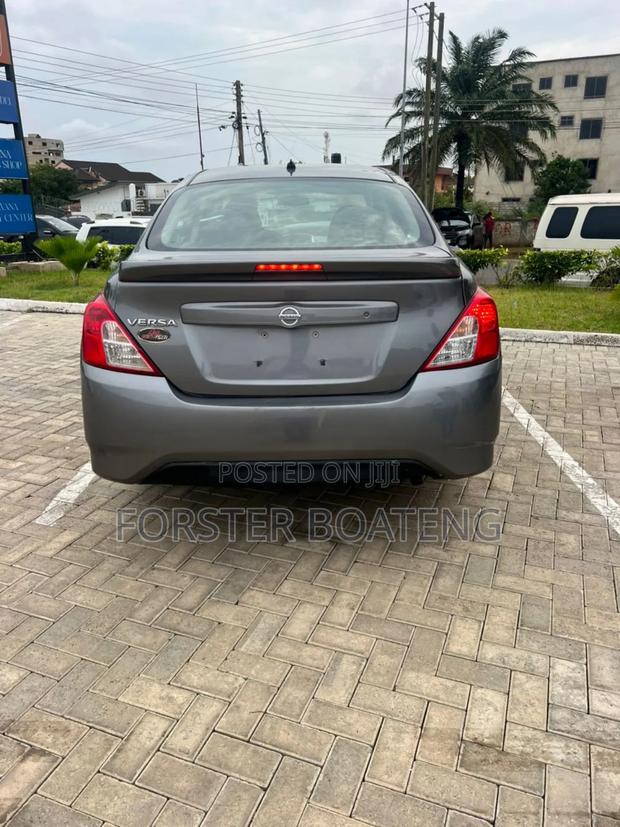 Nissan Versa 1.6 S 2016 Gray