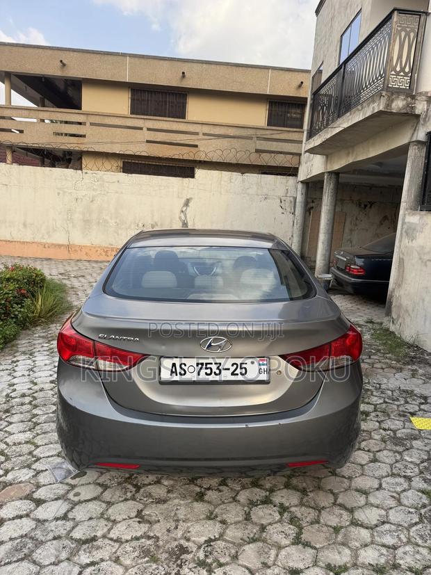 Hyundai Elantra 2012 Gray