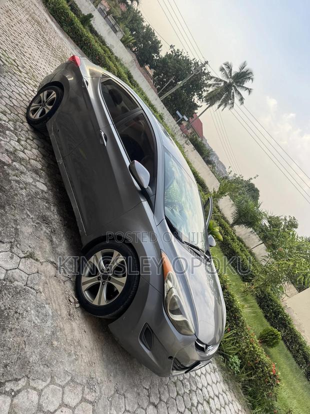 Hyundai Elantra 2012 Gray