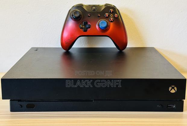 Xbox One X 1tb + Controller + Fc26 · Photo 2