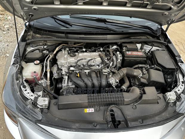 Toyota Corolla XLE 2020 Silver