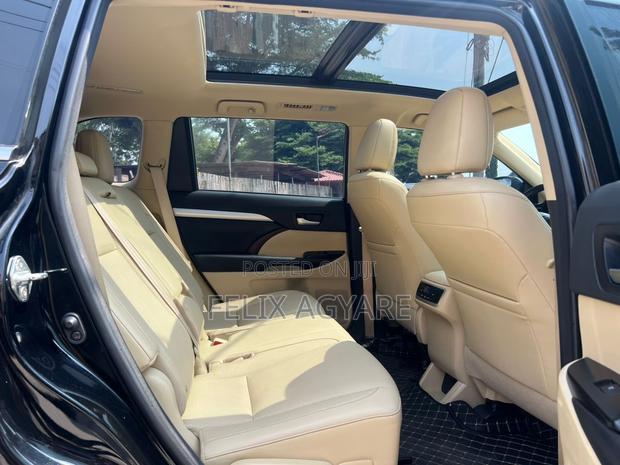 Toyota Highlander XLE 4x4 V6 (3.5L 6cyl 8A) 2017 Black