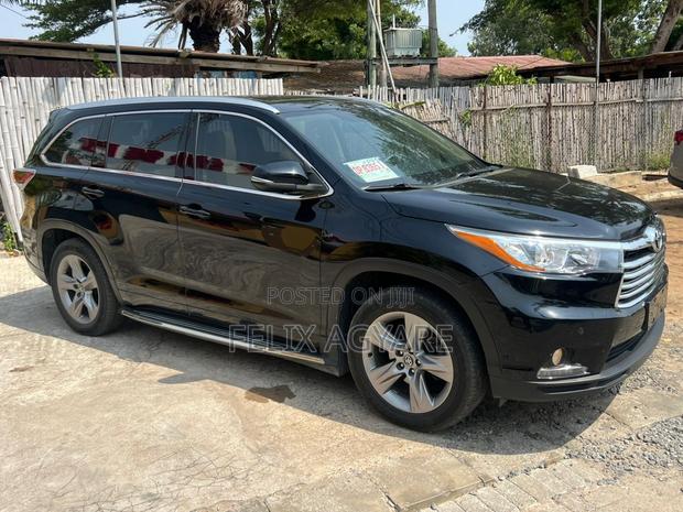 Toyota Highlander XLE 4x4 V6 (3.5L 6cyl 8A) 2017 Black