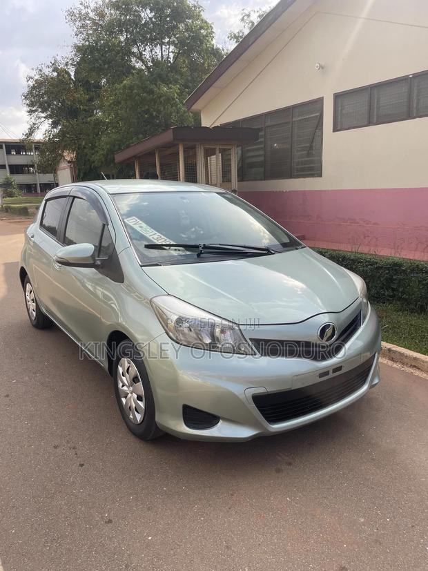 Toyota Vitz 2013 Gray