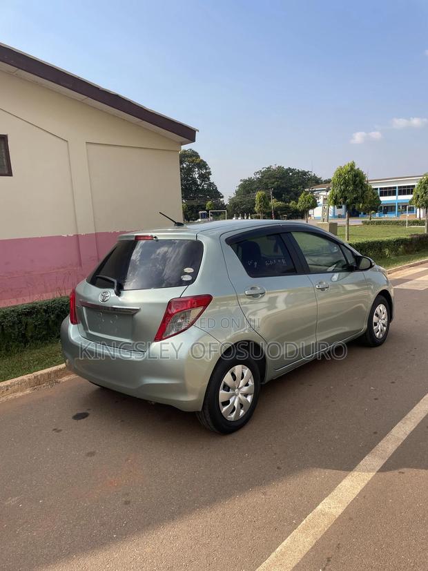 Toyota Vitz 2013 Gray
