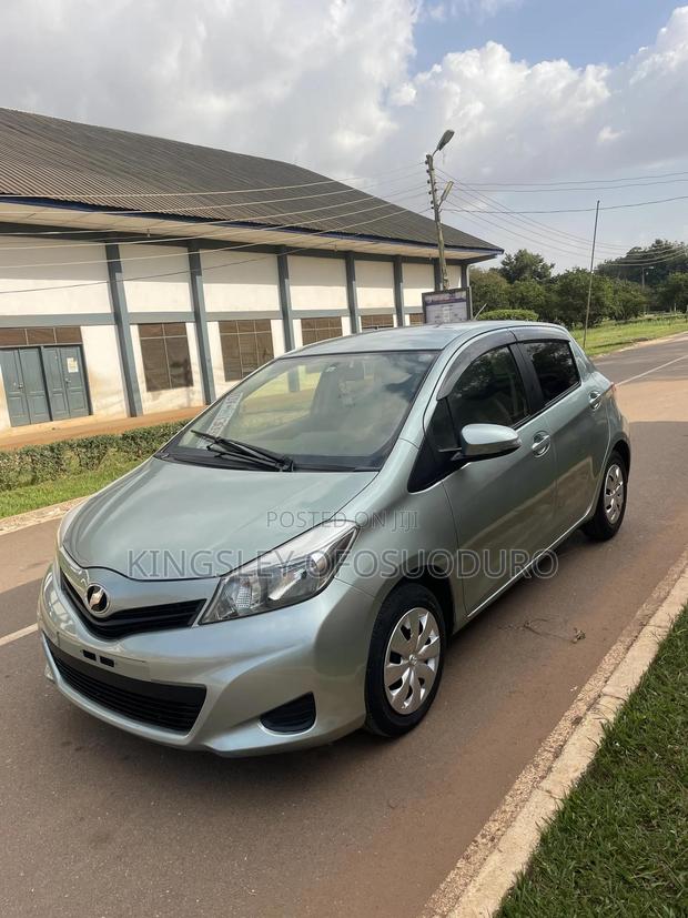 Toyota Vitz 2013 Gray
