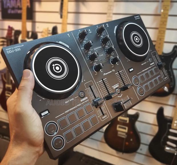 Pioneer DDJ-200 Smart Controller · Photo 3
