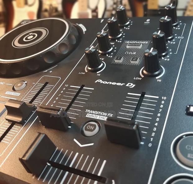 Pioneer DDJ-200 Smart Controller · Photo 4