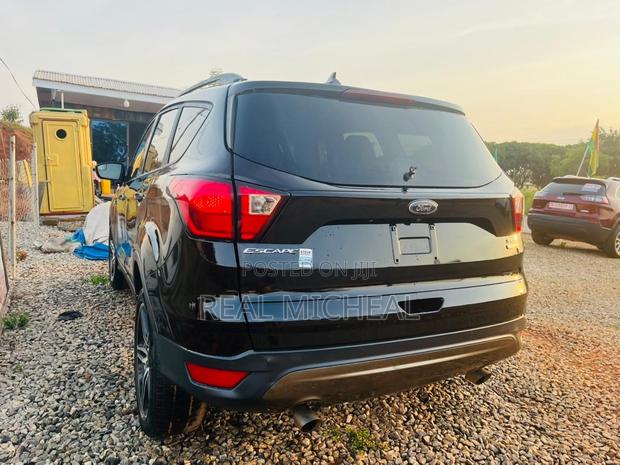 Ford Explorer Limited FWD 2019 Black
