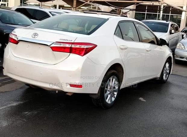 Toyota Corolla S w/Special Edition Pkg (1.8L 4cyl CVT) 2016 White photo 2