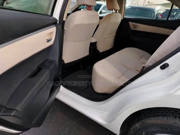 Toyota Corolla S w/Special Edition Pkg (1.8L 4cyl CVT) 2016 White photo 5
