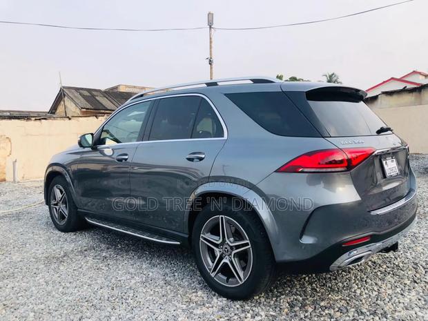 Mercedes-Benz GLE-Class GLE 350 4MATIC 2022 Silver photo 4